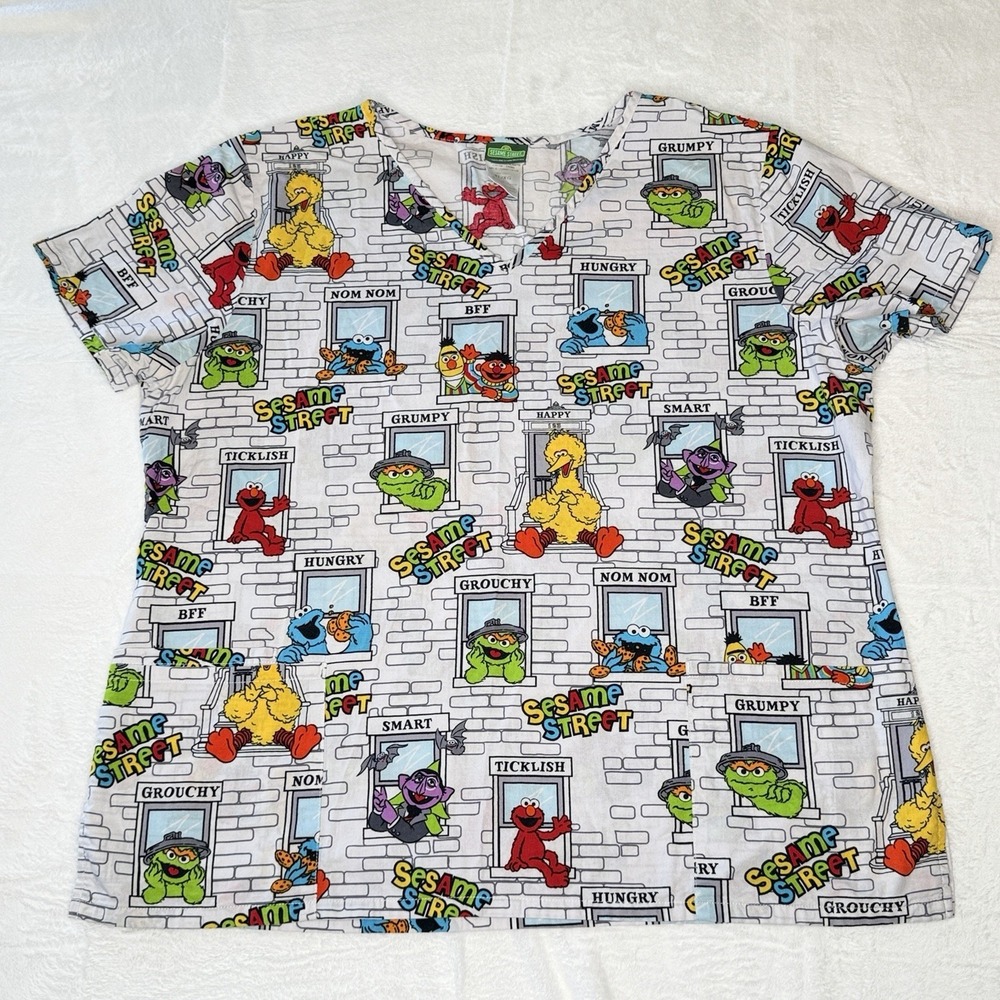 Sesame Street Scrub Top XL Cartoon Characters Elmo Big Bird Nurse Colorful